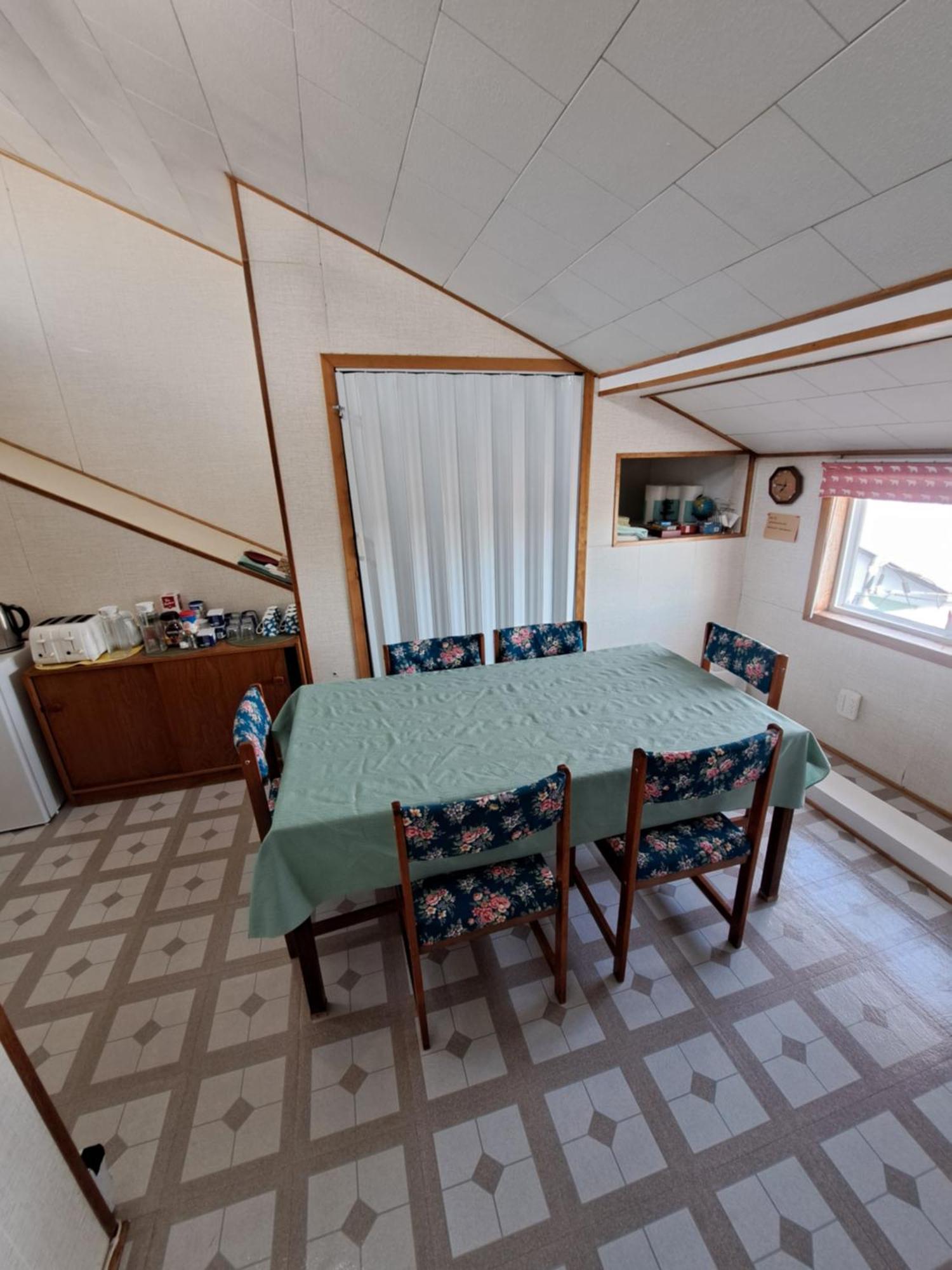 Polar Bear Bed And Breakfast Churchill Esterno foto